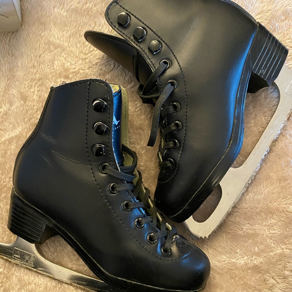American Athletic Boys Ice Skates in Black